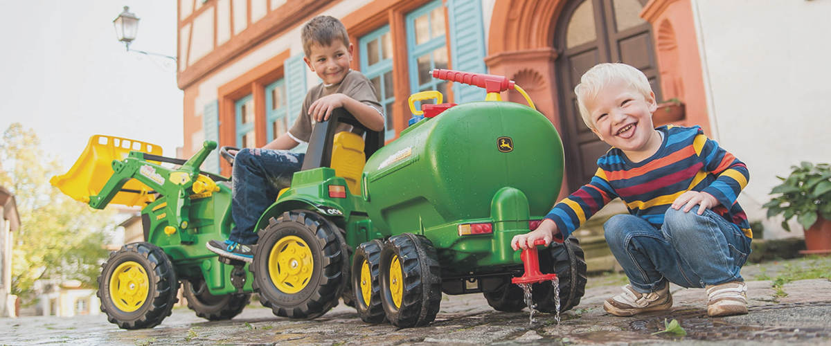Sierpień 2021 – zabawka miesiąca! Cysterna John Deere