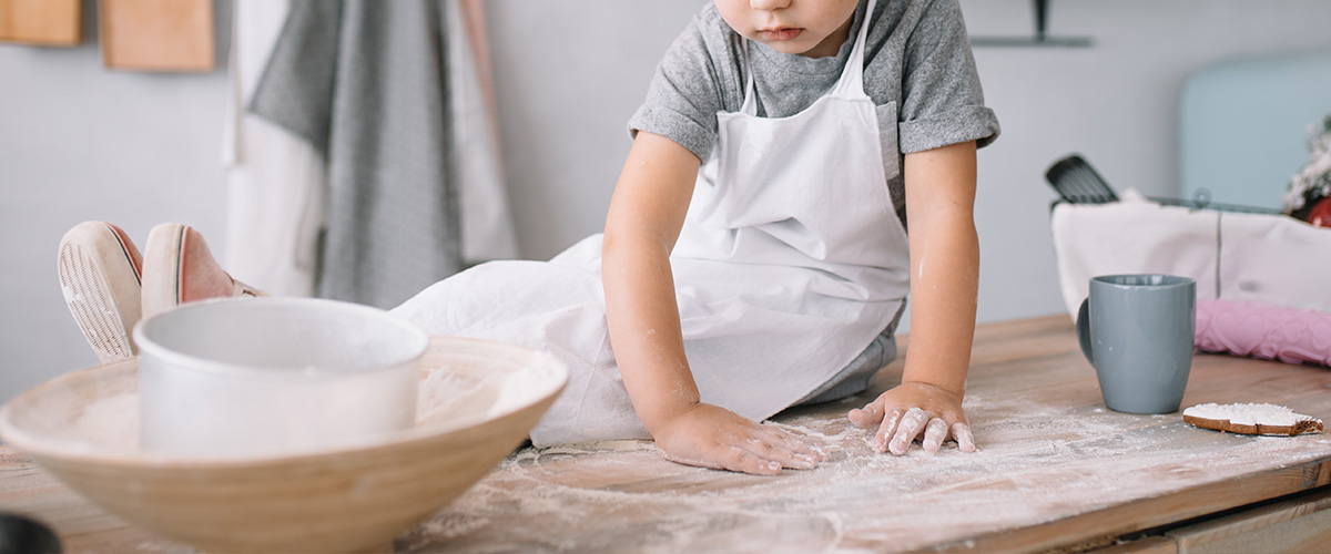 Dzieci w kuchni – poznaj najlepsze zabawy kuchenne